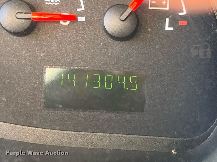 image for item MY9735 2006 Ford E450 Super Duty  school bus