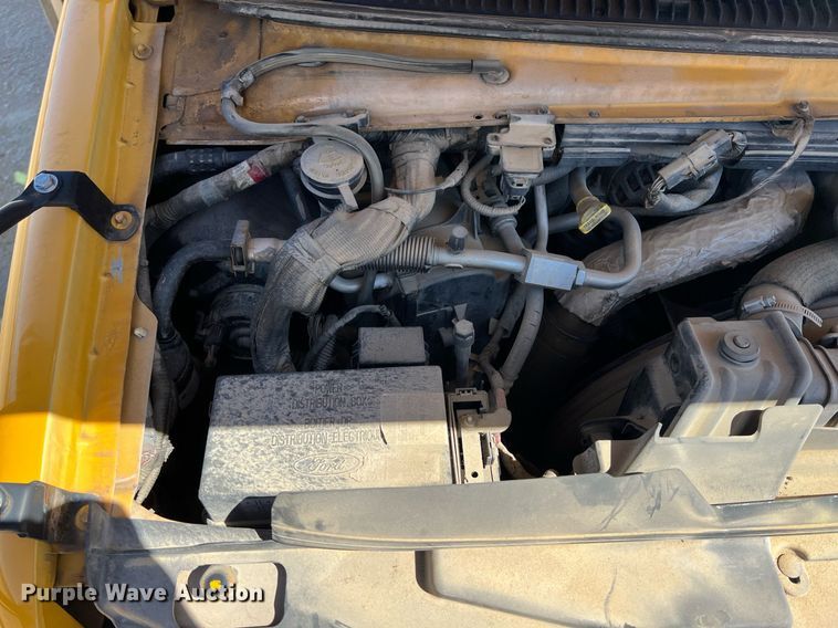image for item MY9735 2006 Ford E450 Super Duty  school bus