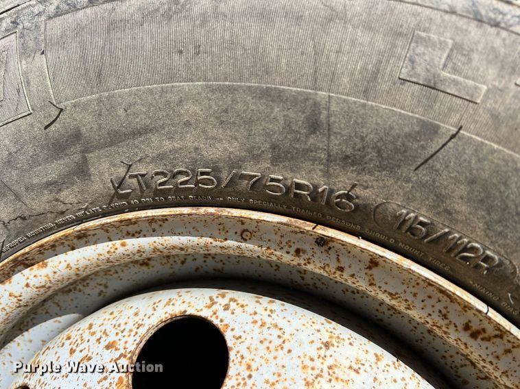 image for item MY9735 2006 Ford E450 Super Duty  school bus