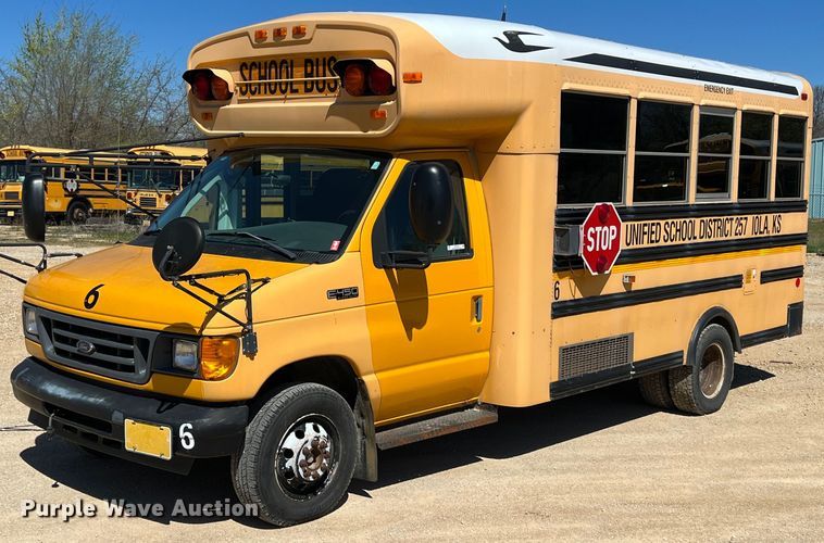 image for item MY9736 2005 Ford E450 Super Duty  school bus