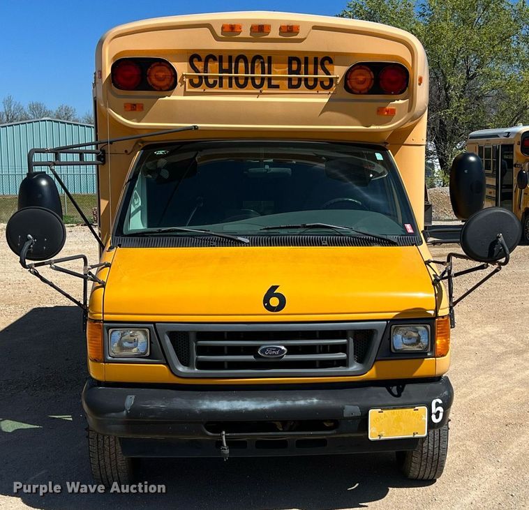 image for item MY9736 2005 Ford E450 Super Duty  school bus