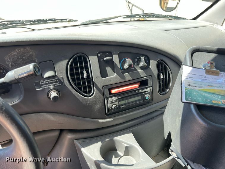 image for item MY9736 2005 Ford E450 Super Duty  school bus