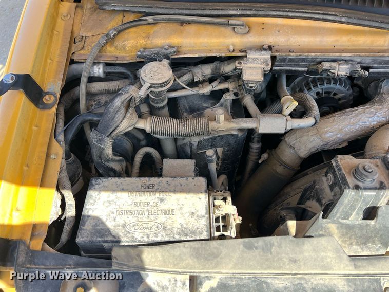 image for item MY9736 2005 Ford E450 Super Duty  school bus