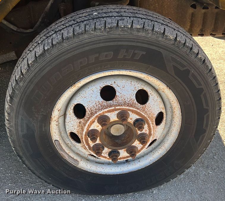 image for item MY9736 2005 Ford E450 Super Duty  school bus