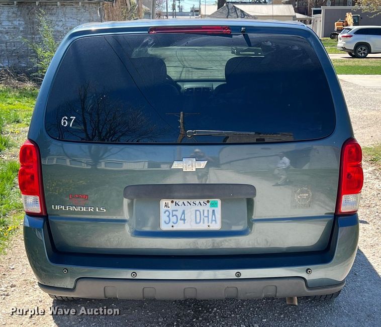 image for item MY9737 2006 Chevrolet Uplander LS  van