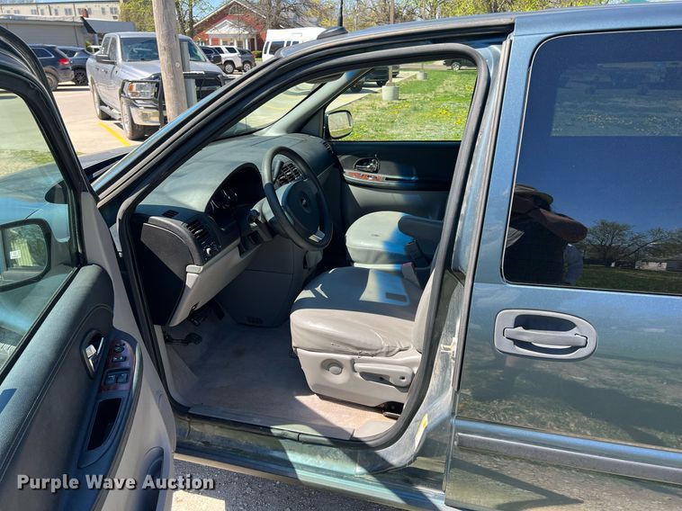 image for item MY9737 2006 Chevrolet Uplander LS  van