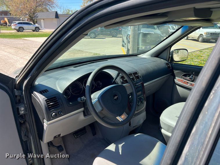 image for item MY9737 2006 Chevrolet Uplander LS  van