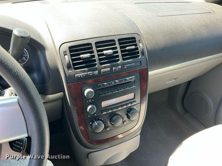 image for item MY9737 2006 Chevrolet Uplander LS  van