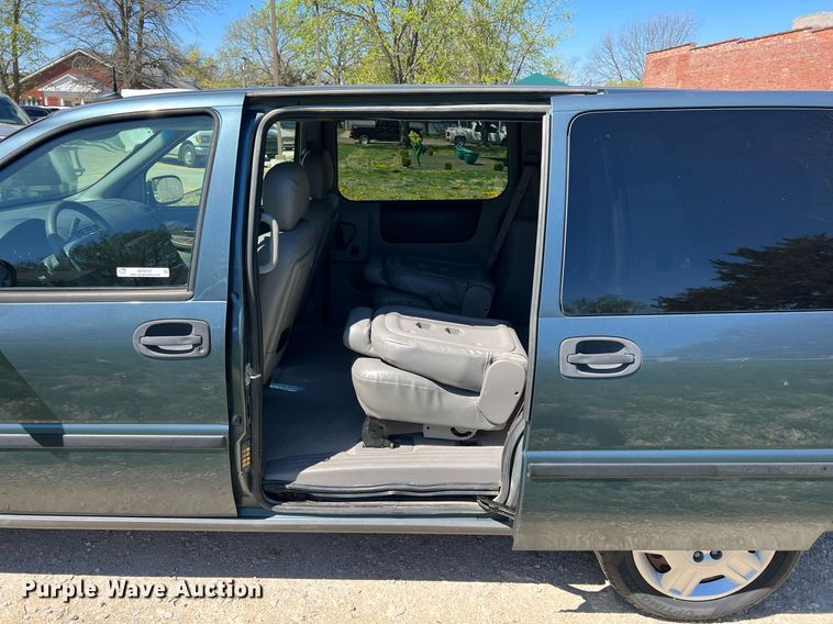 image for item MY9737 2006 Chevrolet Uplander LS  van