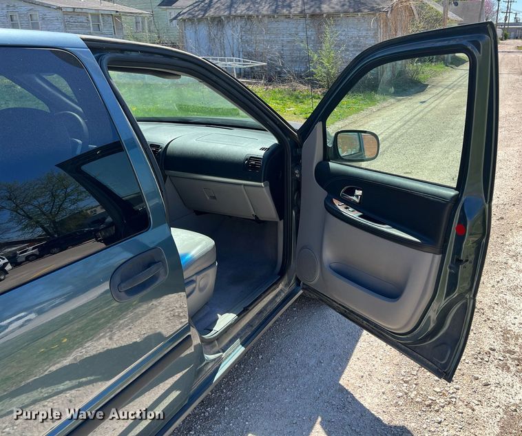 image for item MY9737 2006 Chevrolet Uplander LS  van