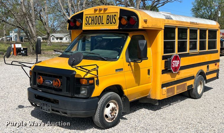 image for item MY9747 2010 Ford E450 Super Duty  school bus