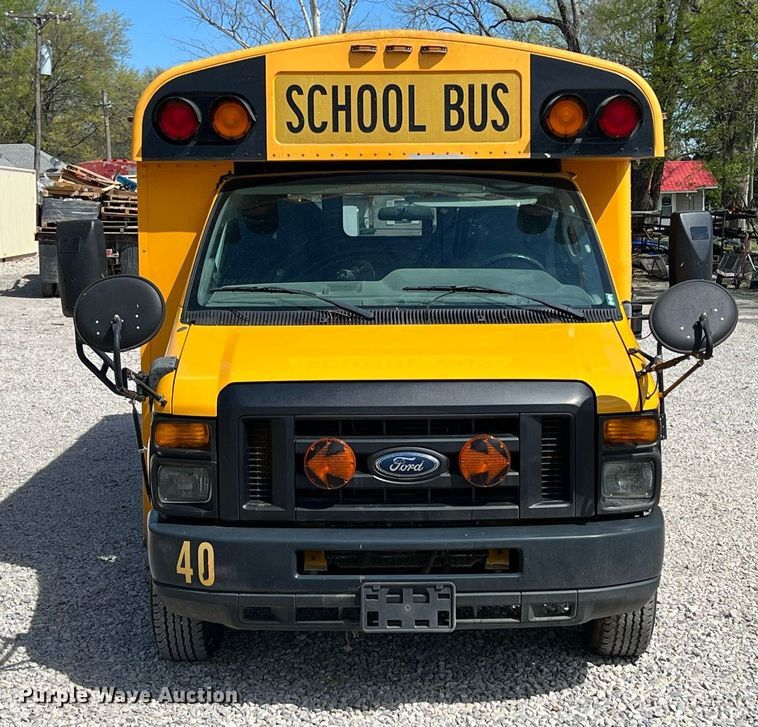 image for item MY9747 2010 Ford E450 Super Duty  school bus