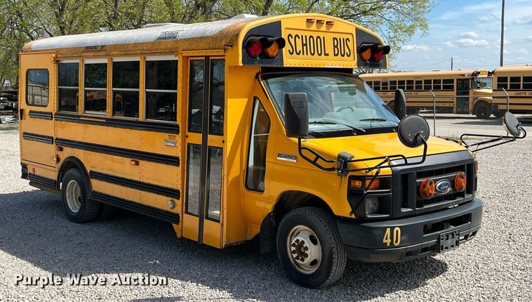 image for item MY9747 2010 Ford E450 Super Duty  school bus