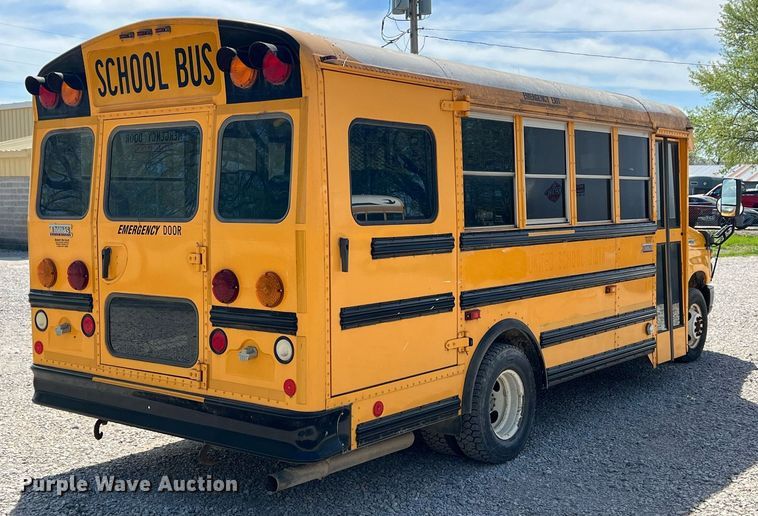 image for item MY9747 2010 Ford E450 Super Duty  school bus