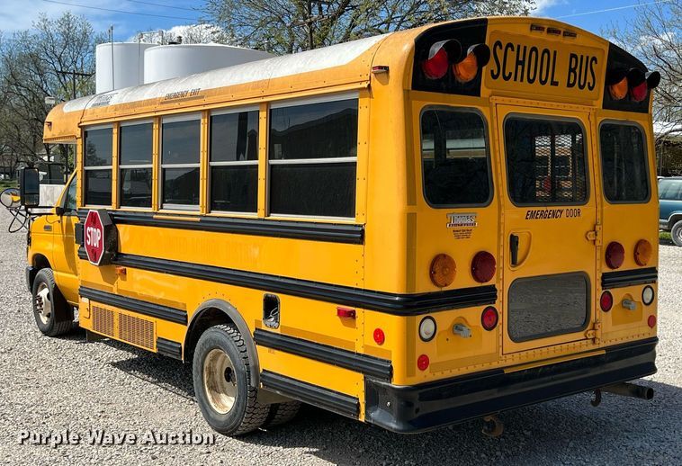 image for item MY9747 2010 Ford E450 Super Duty  school bus