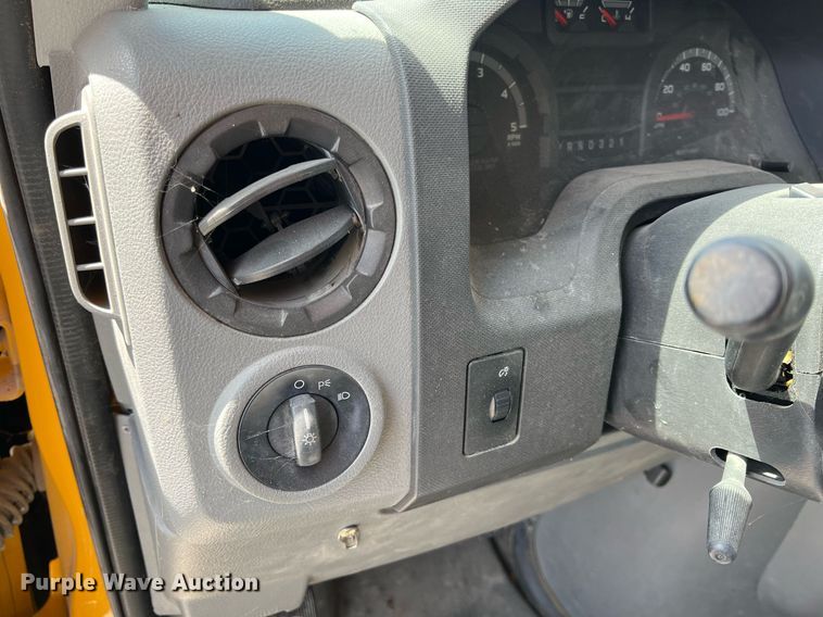 image for item MY9747 2010 Ford E450 Super Duty  school bus