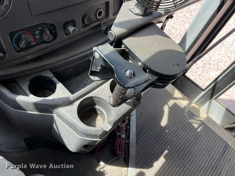 image for item MY9747 2010 Ford E450 Super Duty  school bus