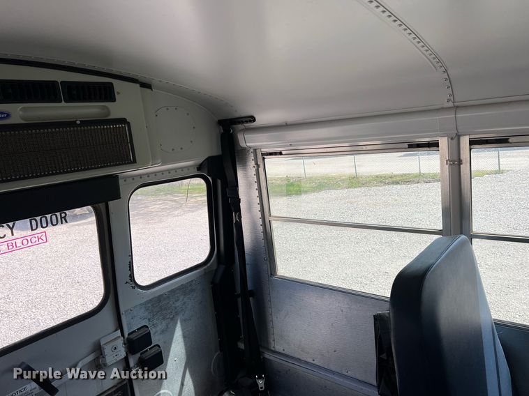 image for item MY9747 2010 Ford E450 Super Duty  school bus