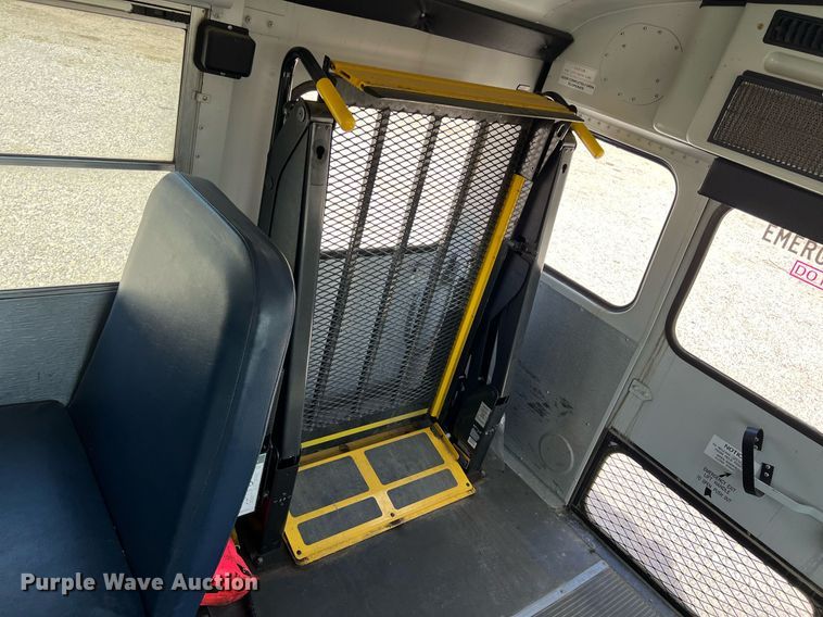 image for item MY9747 2010 Ford E450 Super Duty  school bus