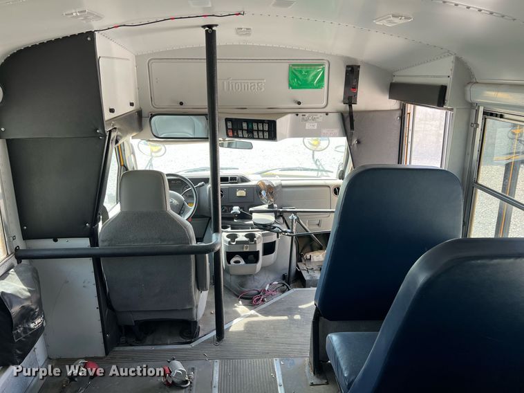 image for item MY9747 2010 Ford E450 Super Duty  school bus