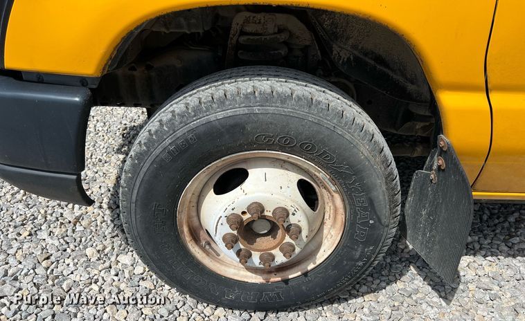 image for item MY9747 2010 Ford E450 Super Duty  school bus