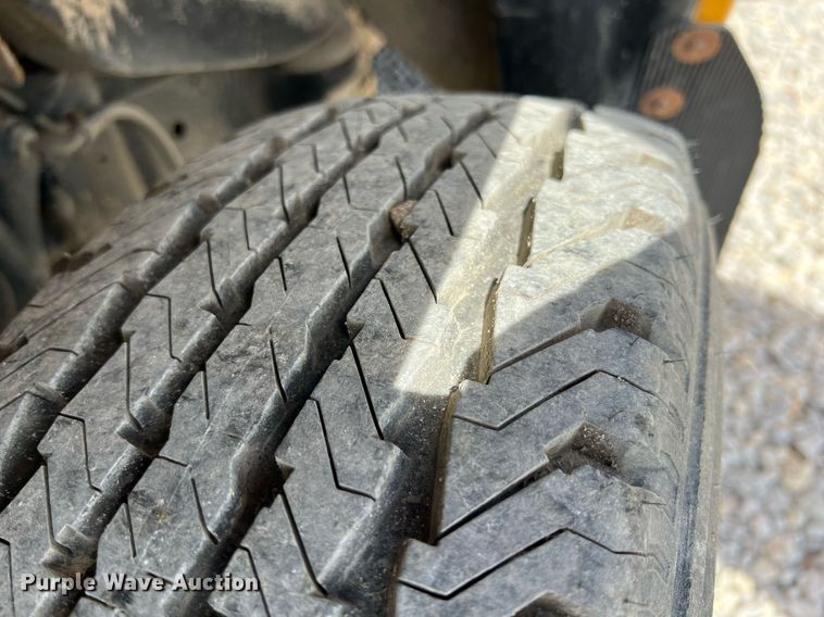 image for item MY9747 2010 Ford E450 Super Duty  school bus