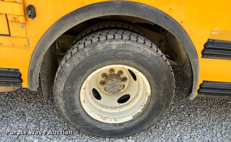 image for item MY9747 2010 Ford E450 Super Duty  school bus