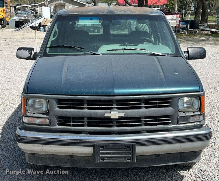 image for item MY9748 1995 Chevrolet Suburban C1500  SUV