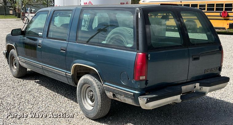 image for item MY9748 1995 Chevrolet Suburban C1500  SUV
