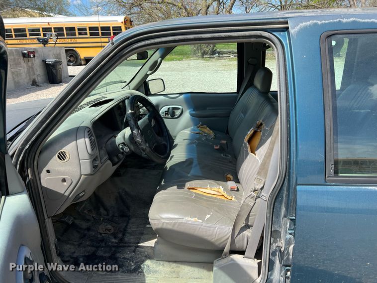 image for item MY9748 1995 Chevrolet Suburban C1500  SUV