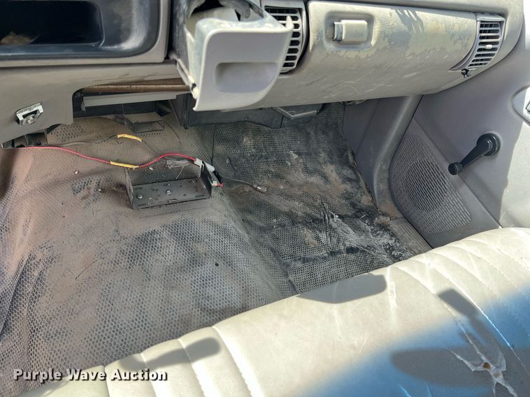 image for item MY9748 1995 Chevrolet Suburban C1500  SUV