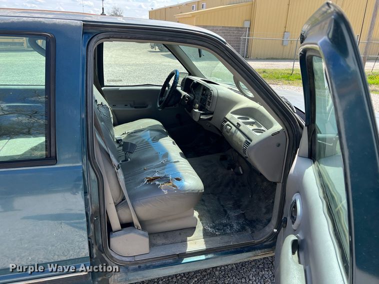 image for item MY9748 1995 Chevrolet Suburban C1500  SUV