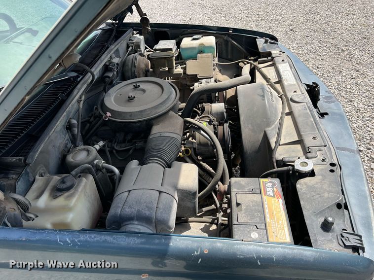 image for item MY9748 1995 Chevrolet Suburban C1500  SUV