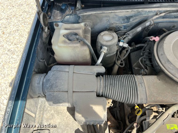 image for item MY9748 1995 Chevrolet Suburban C1500  SUV