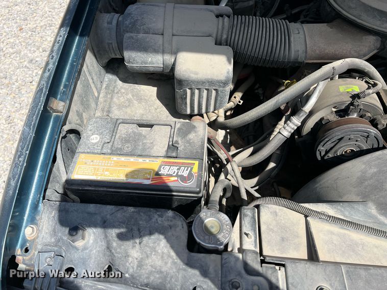 image for item MY9748 1995 Chevrolet Suburban C1500  SUV