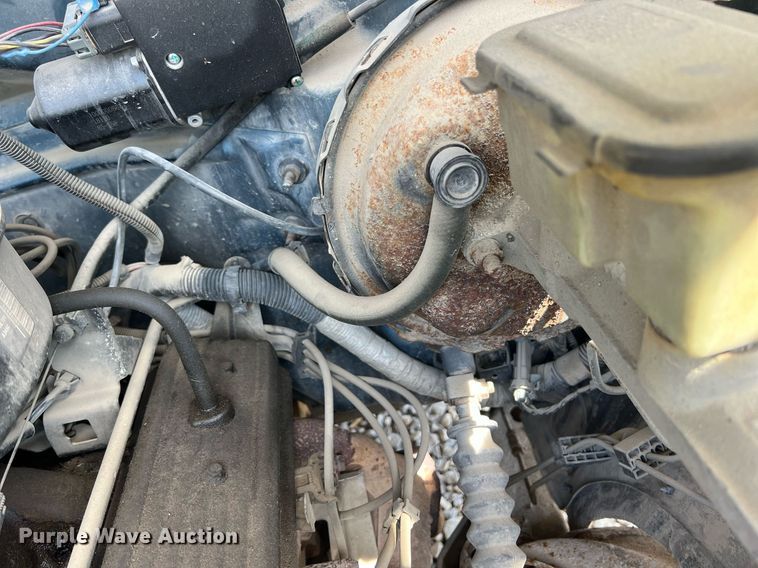 image for item MY9748 1995 Chevrolet Suburban C1500  SUV