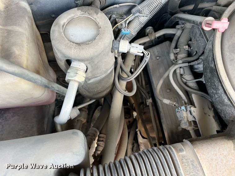 image for item MY9748 1995 Chevrolet Suburban C1500  SUV