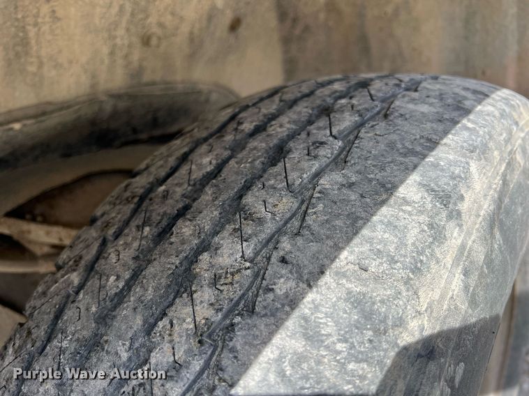 image for item MY9748 1995 Chevrolet Suburban C1500  SUV