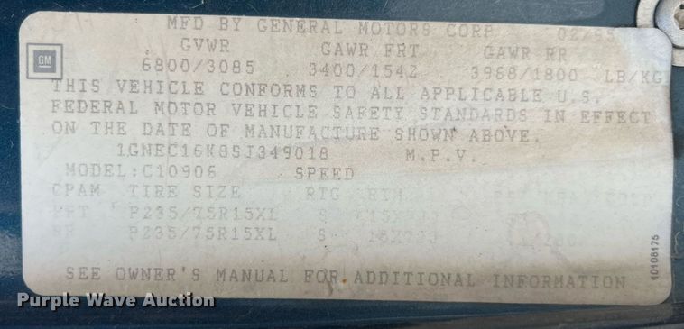 image for item MY9748 1995 Chevrolet Suburban C1500  SUV