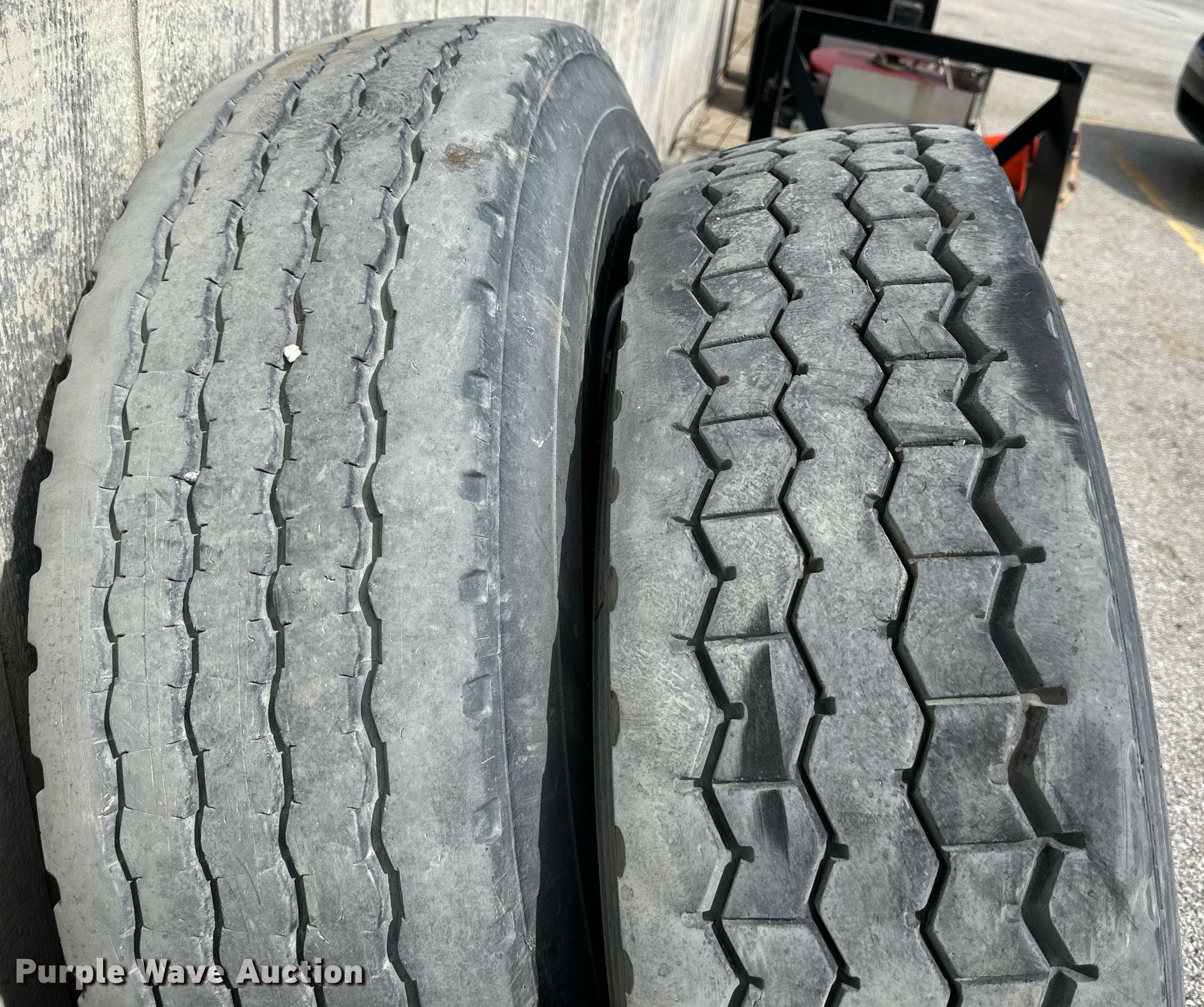 (4) tires and wheels in Shawnee, KS Item LN9198 sold Purple Wave