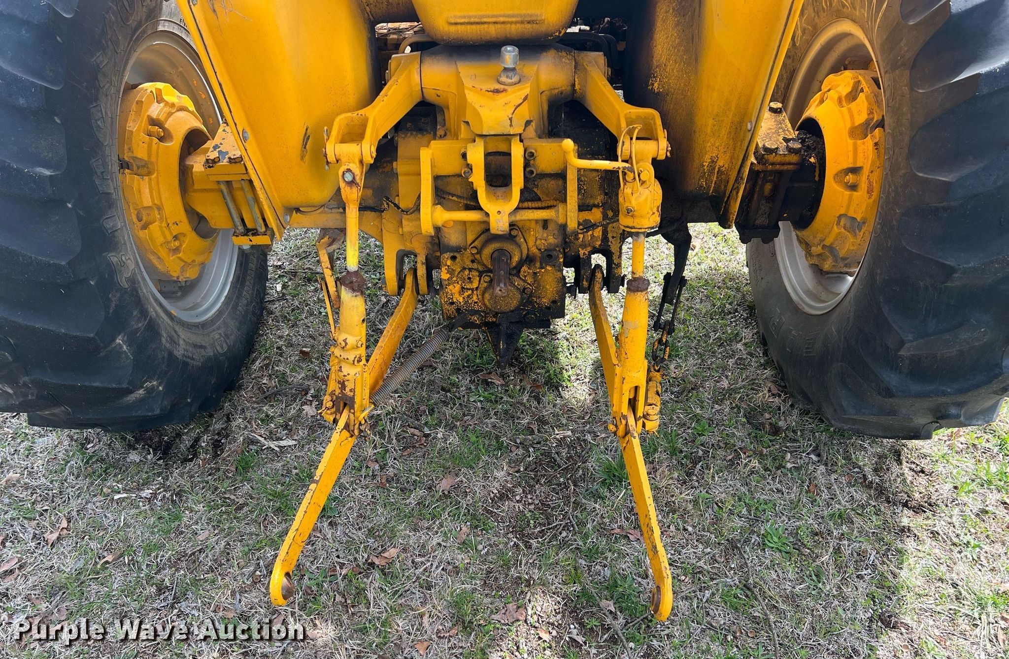 Case 485 tractor in Neosho, MO Item MY9681 sold Purple Wave