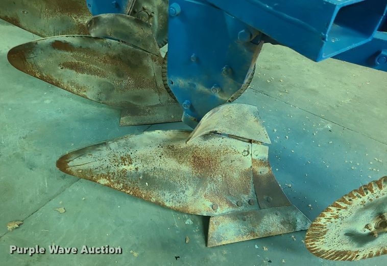 image for item DC6143 Three bottom plow