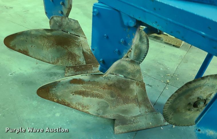 image for item DC6143 Three bottom plow