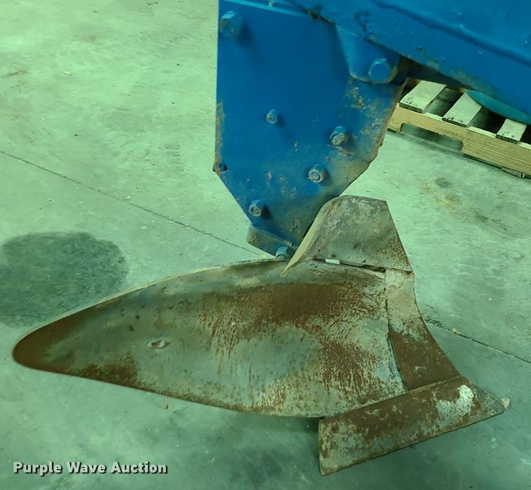 image for item DC6143 Three bottom plow