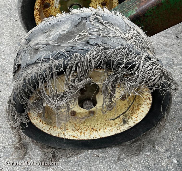 image for item DJ0828 John Deere 1517  batwing rotary mower