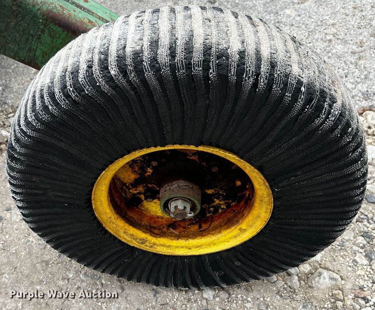 image for item DJ0828 John Deere 1517  batwing rotary mower