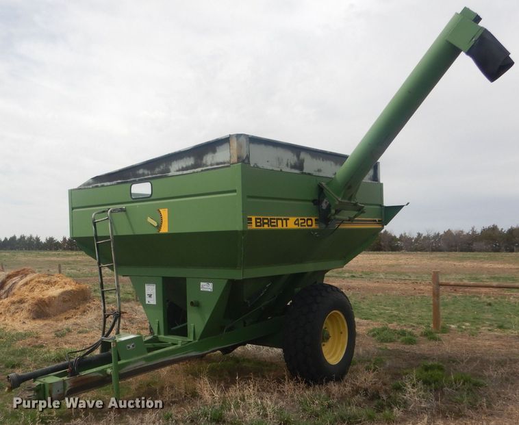 image for item DJ7025 Brent 420  grain cart