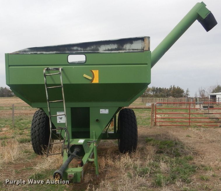 image for item DJ7025 Brent 420  grain cart