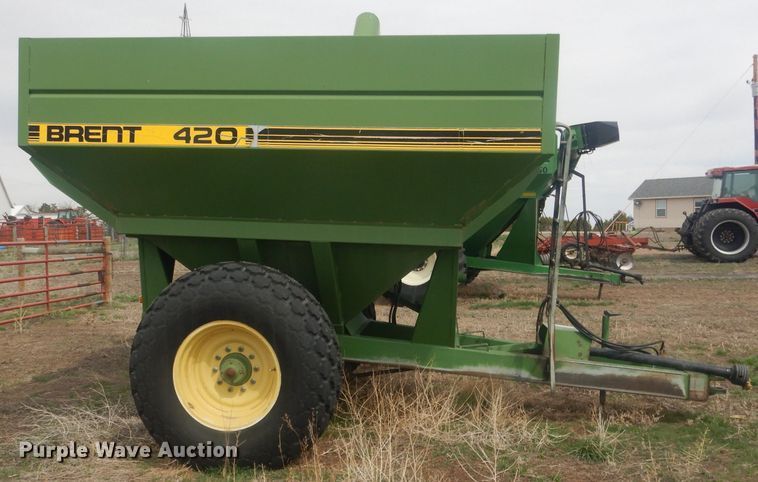 image for item DJ7025 Brent 420  grain cart