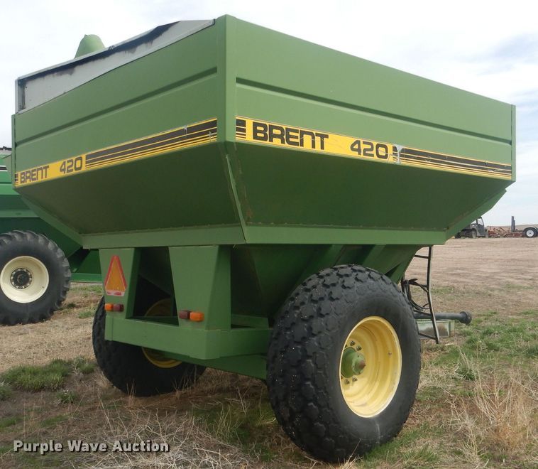 image for item DJ7025 Brent 420  grain cart